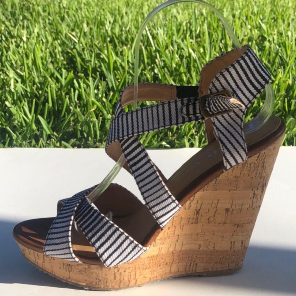 Chinese Laundry Blue/White Z Marianne  Wedge Sz 9